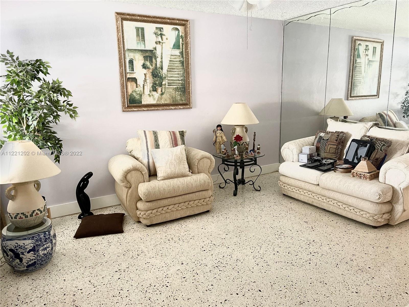 See details / 2424 sq. ft. $ 2022-07-11 0 Photo