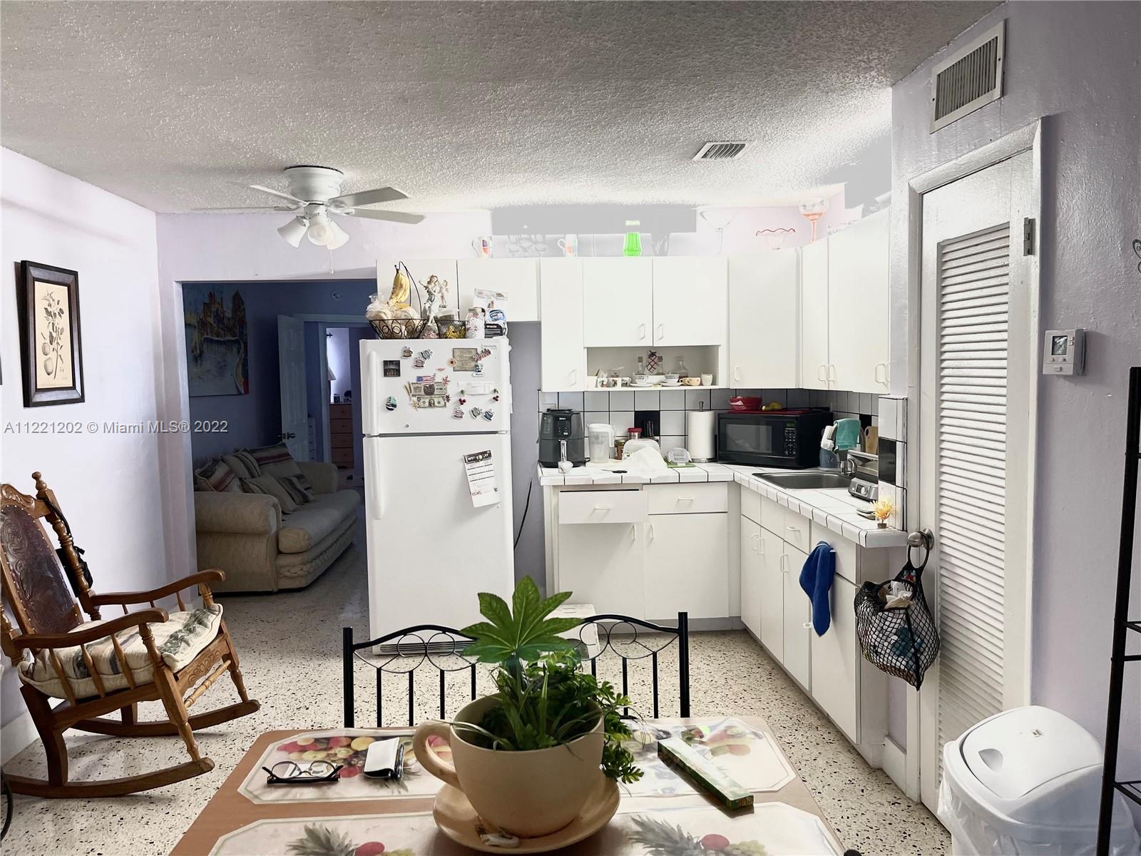 See details / 2424 sq. ft. $ 2022-07-11 0 Photo