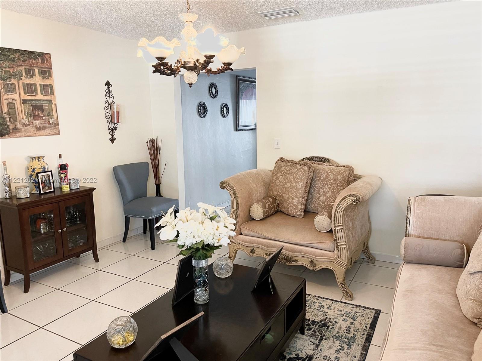 See details / 2424 sq. ft. $ 2022-07-11 0 Photo