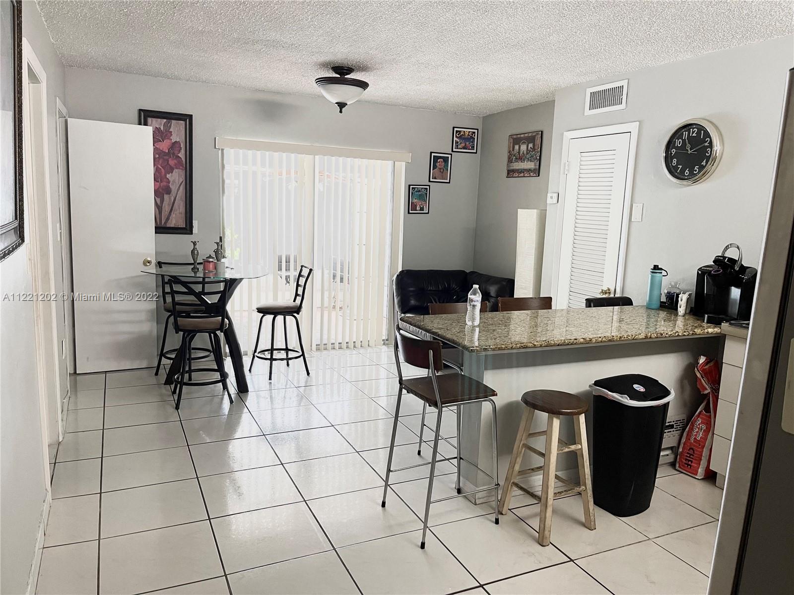 See details / 2424 sq. ft. $ 2022-07-11 0 Photo