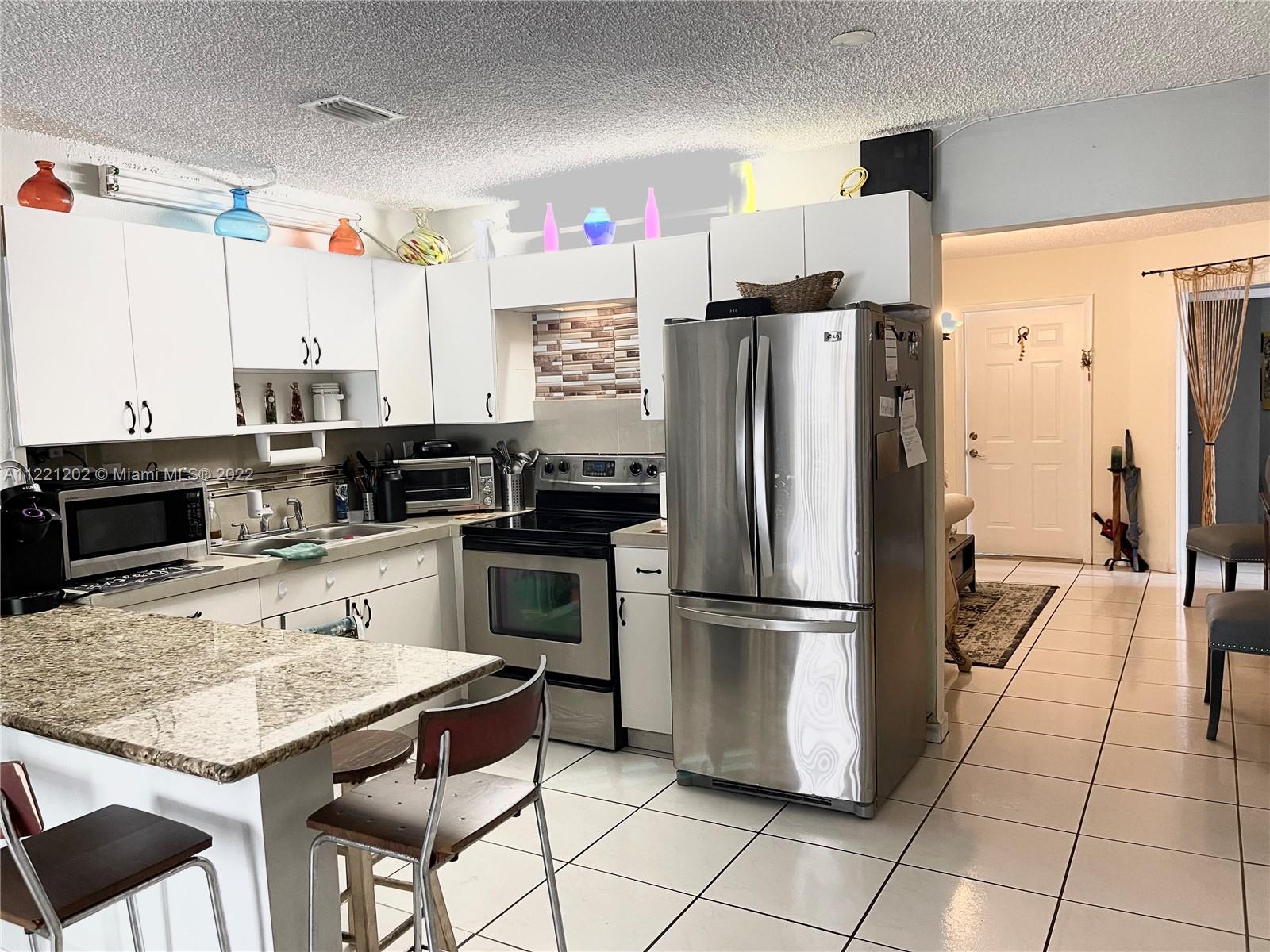 See details / 2424 sq. ft. $ 2022-07-11 0 Photo