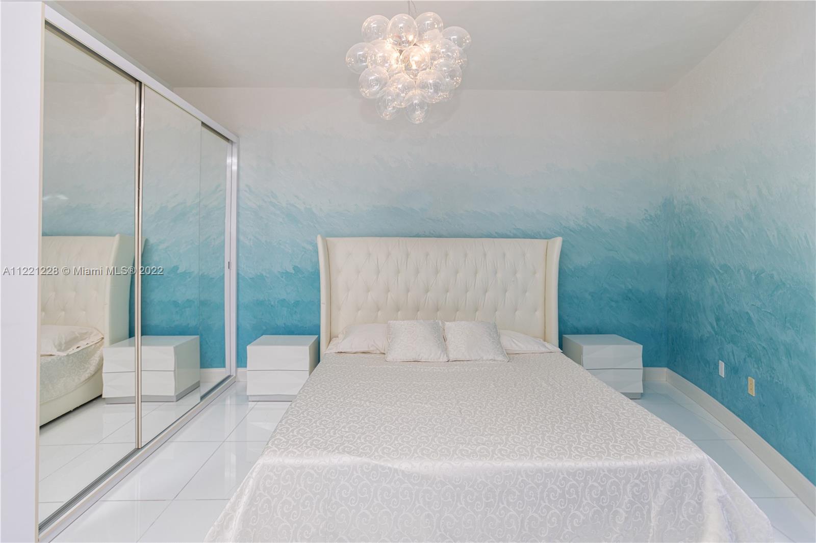 See details 2606 3 / 4 2558 sq. ft. $ 2022-07-29 0 Photo