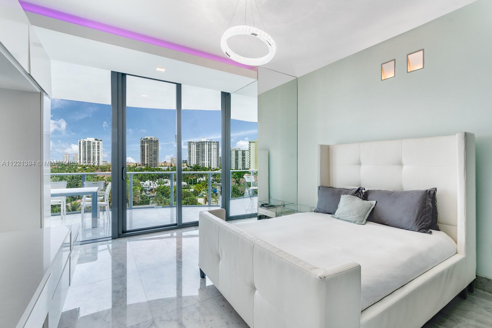 See details 6 4 / 6 4992 sq. ft. $ 2022-06-13 0 Photo