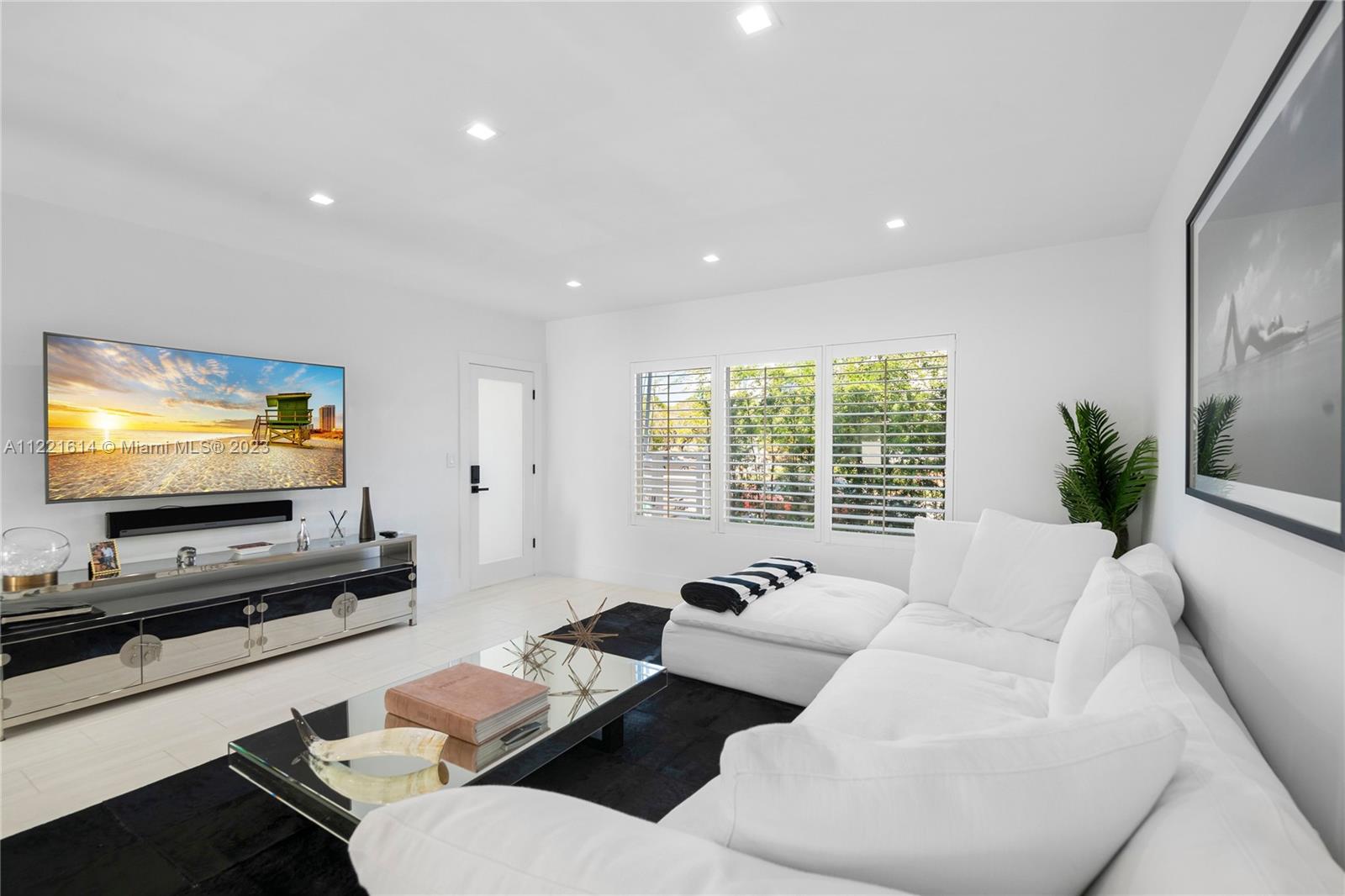 See details / sq. ft. $ 2023-01-10 0 Photo