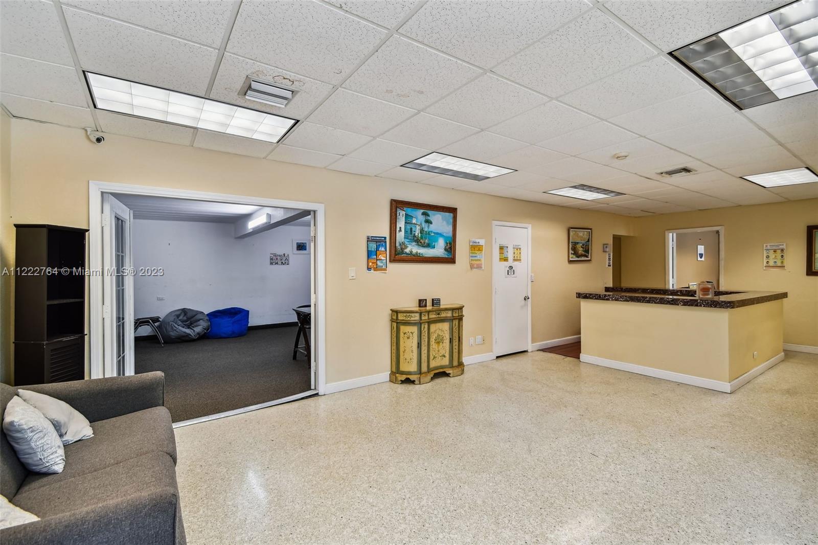 See details / sq. ft. $ 2022-11-30 0 Photo