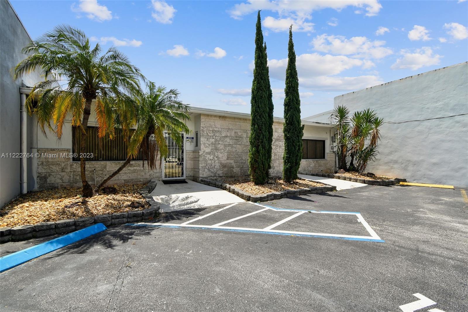 See details / sq. ft. $ 2022-11-30 0 Photo