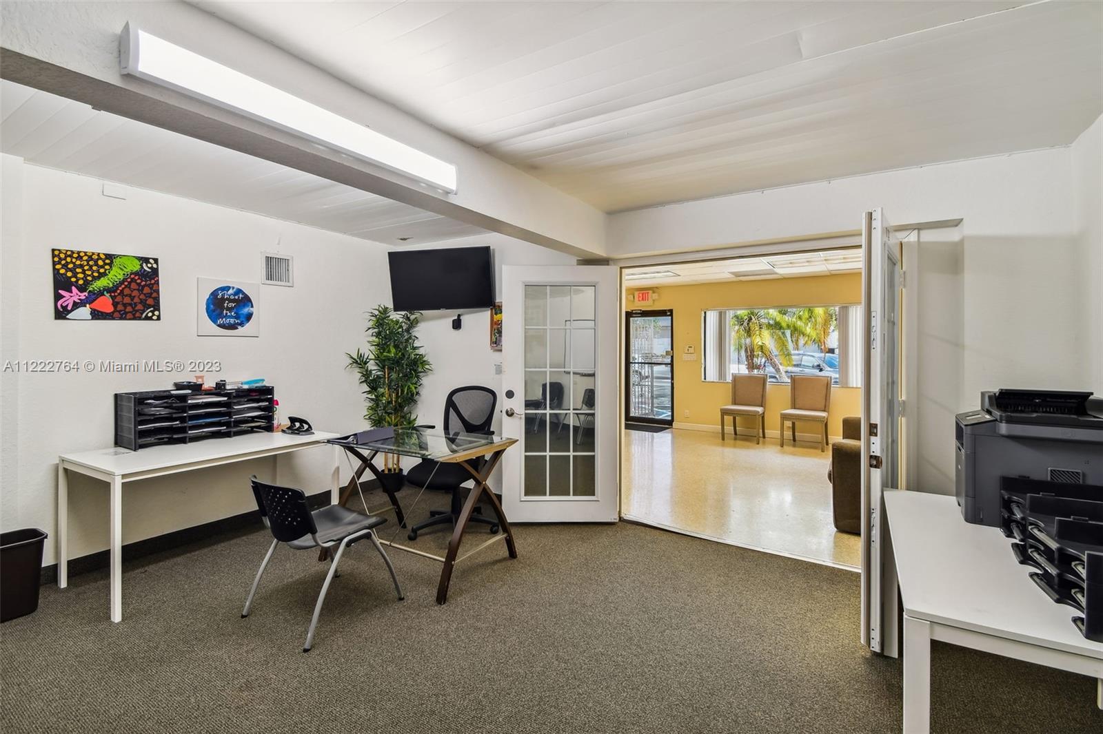 See details / sq. ft. $ 2022-11-30 0 Photo