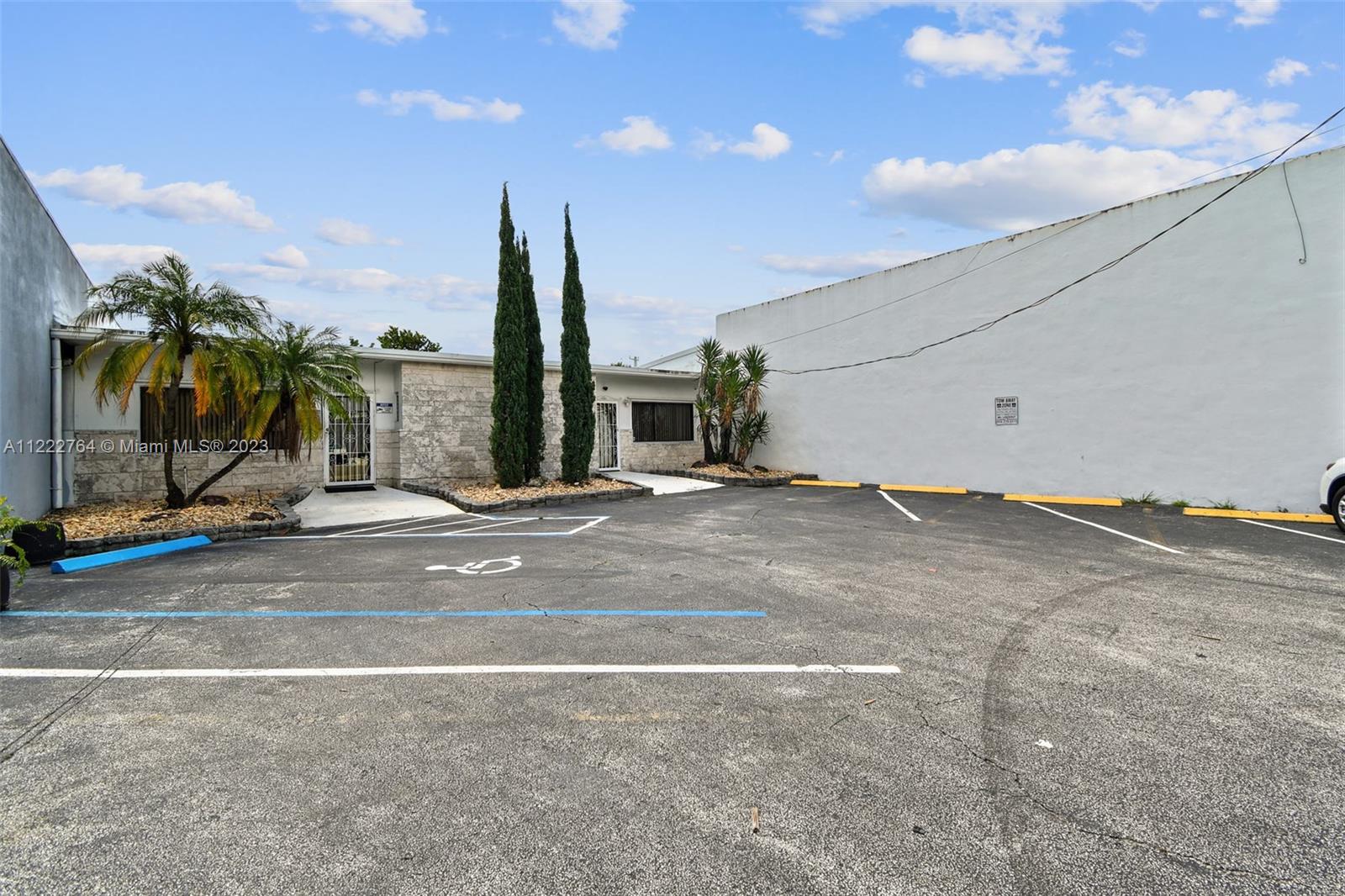 See details / sq. ft. $ 2022-11-30 0 Photo