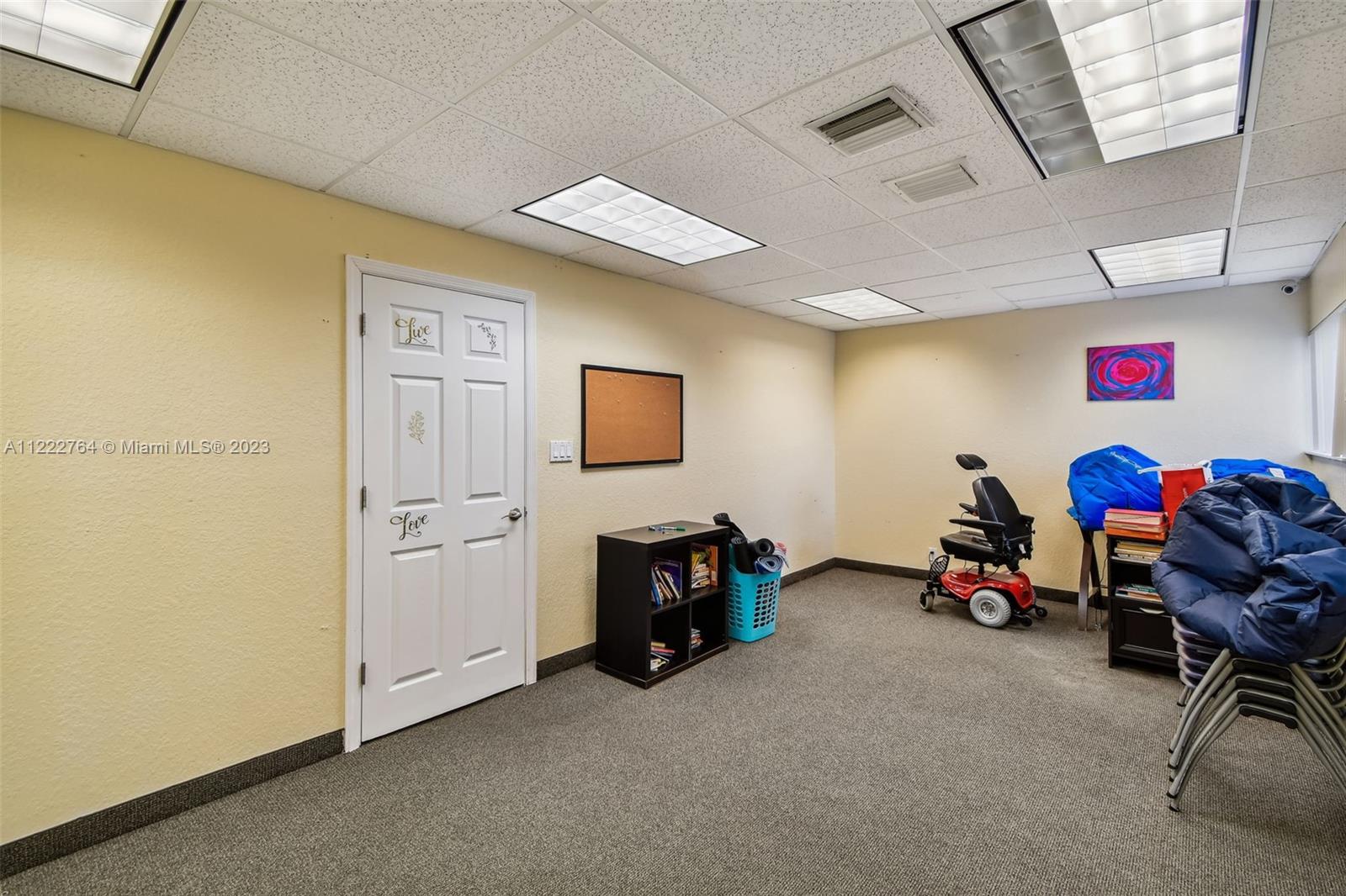 See details / sq. ft. $ 2022-11-30 0 Photo