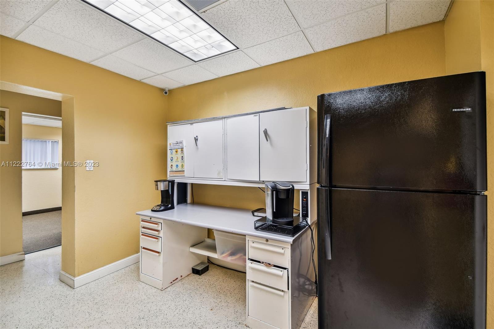 See details / sq. ft. $ 2022-11-30 0 Photo