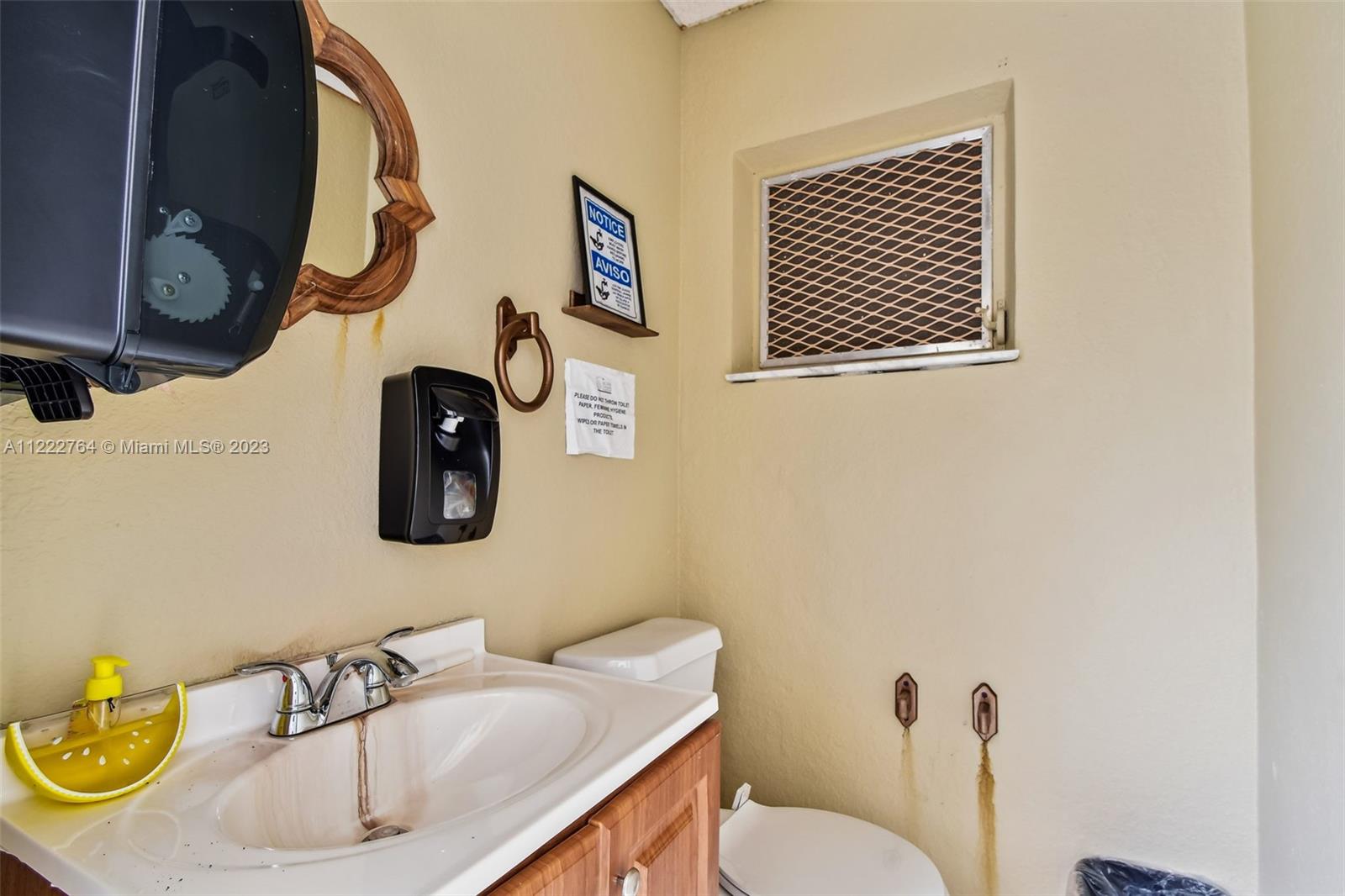 See details / sq. ft. $ 2022-11-30 0 Photo