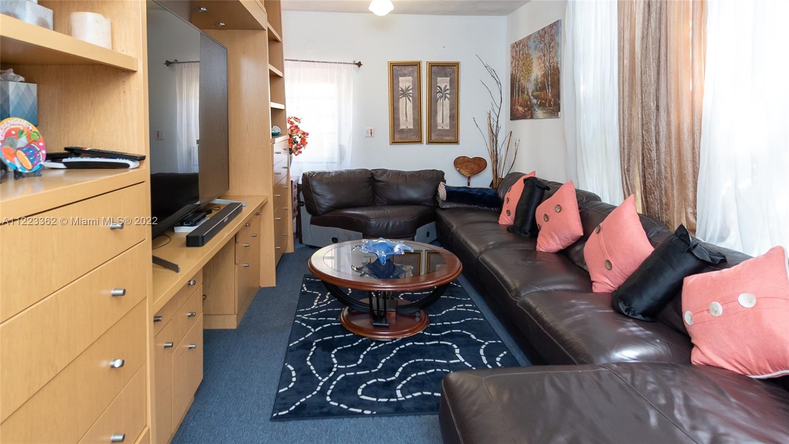 Ver detalles / sq. ft. $ 2022-06-17 0 foto