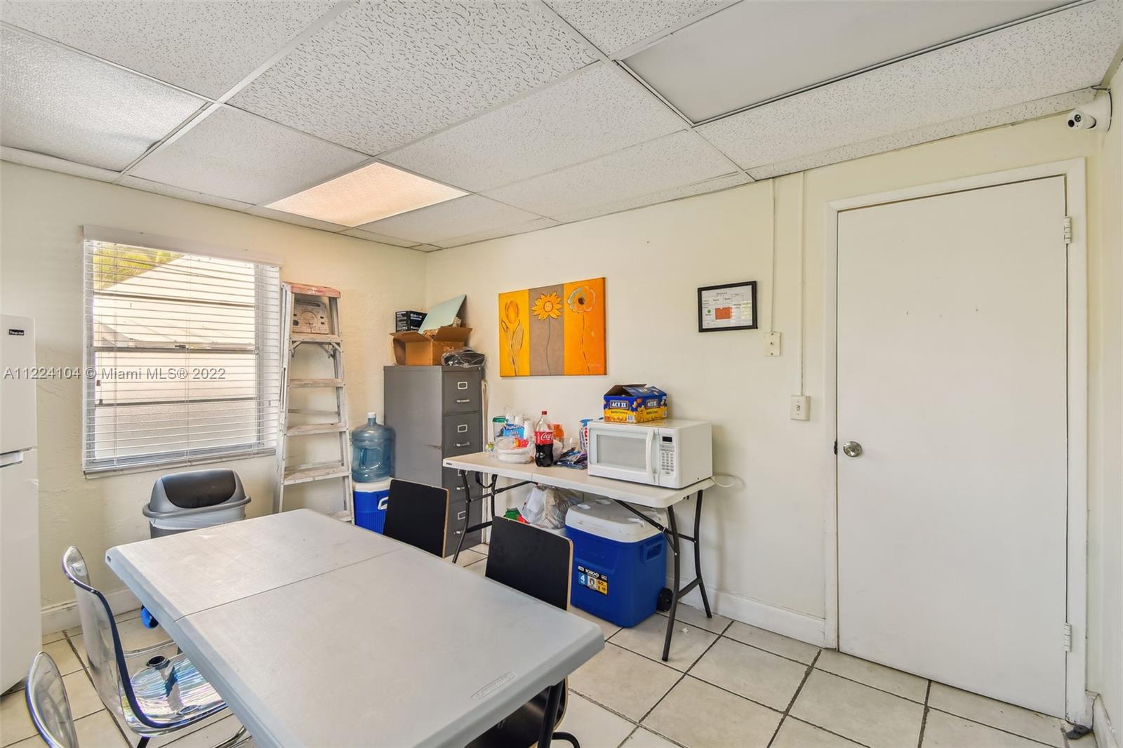 See details / sq. ft. $ 2022-09-12 0 Photo