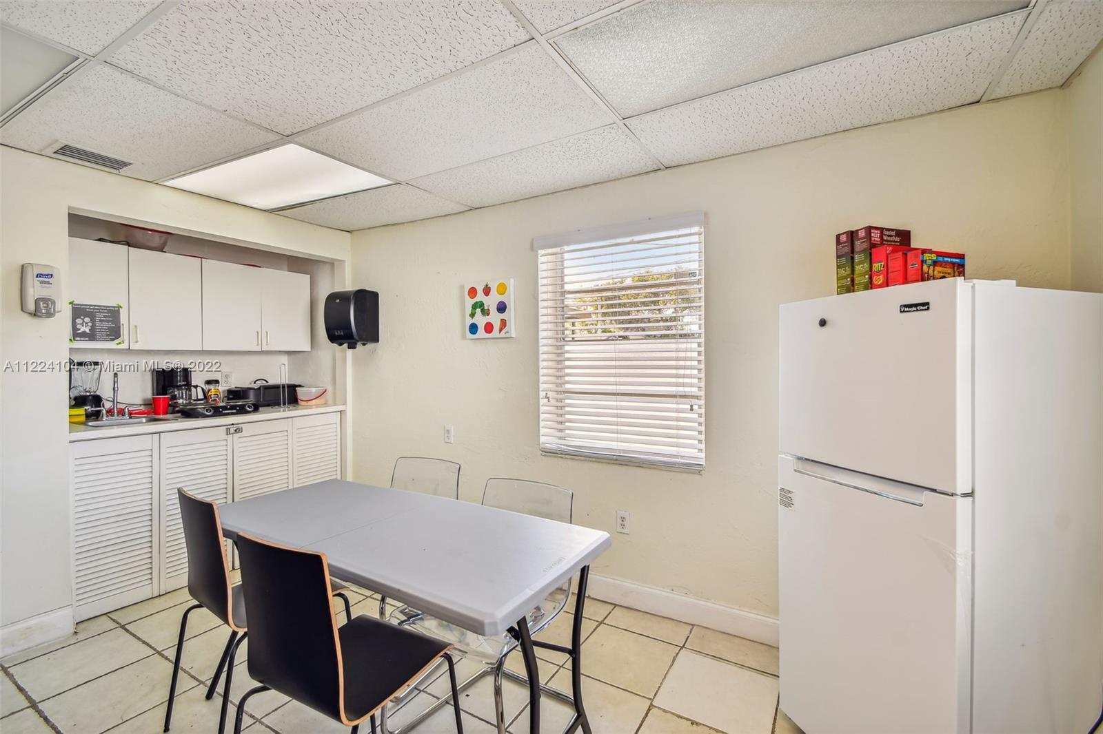 See details / sq. ft. $ 2022-09-12 0 Photo