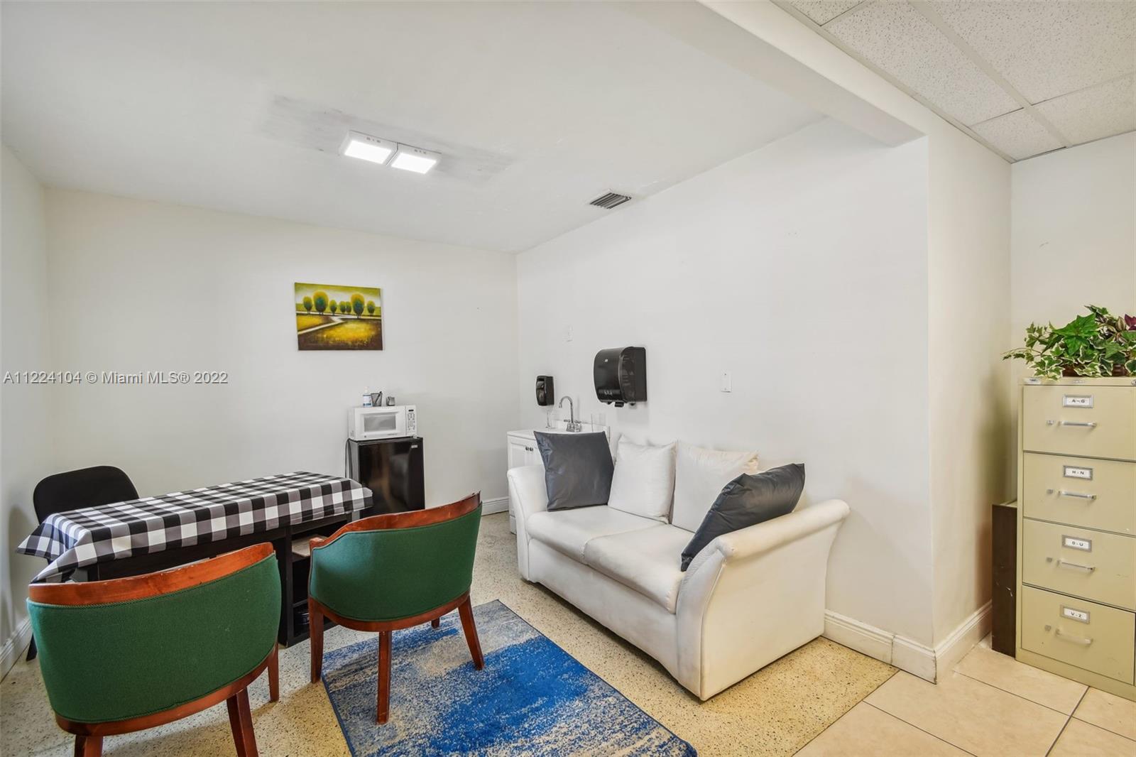 See details / sq. ft. $ 2022-09-12 0 Photo