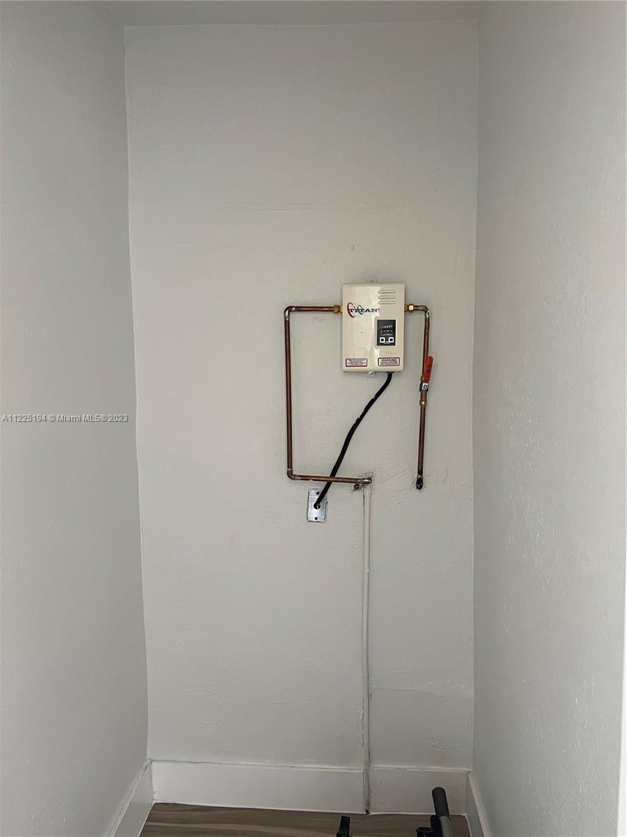 See details / 1993 sq. ft. $ 2022-12-22 0 Photo