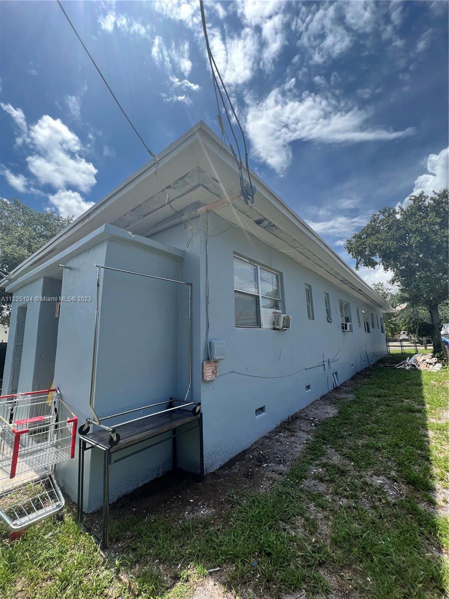 See details / 1993 sq. ft. $ 2022-12-22 0 Photo