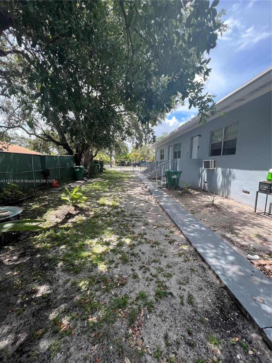 See details / 1993 sq. ft. $ 2022-12-22 0 Photo