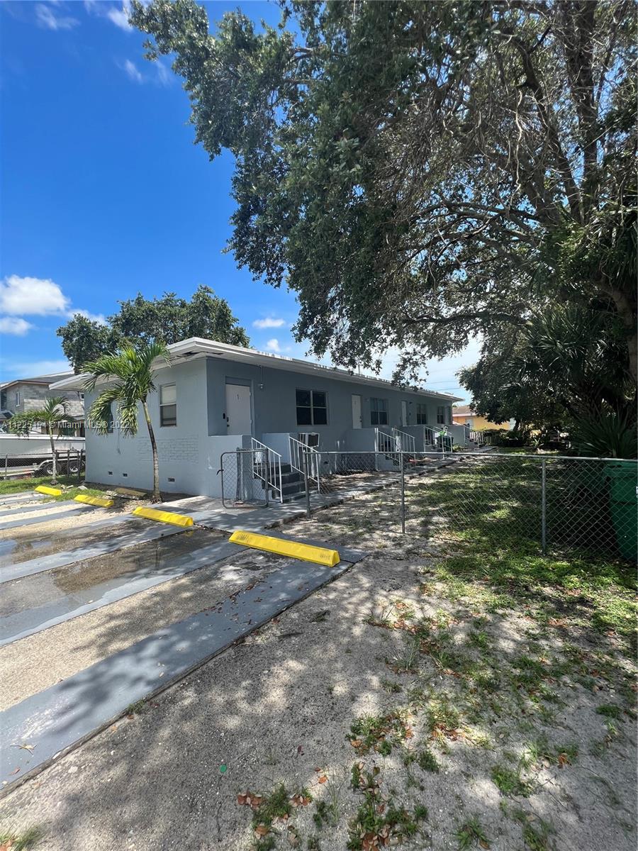 See details / 1993 sq. ft. $ 2022-12-22 0 Photo