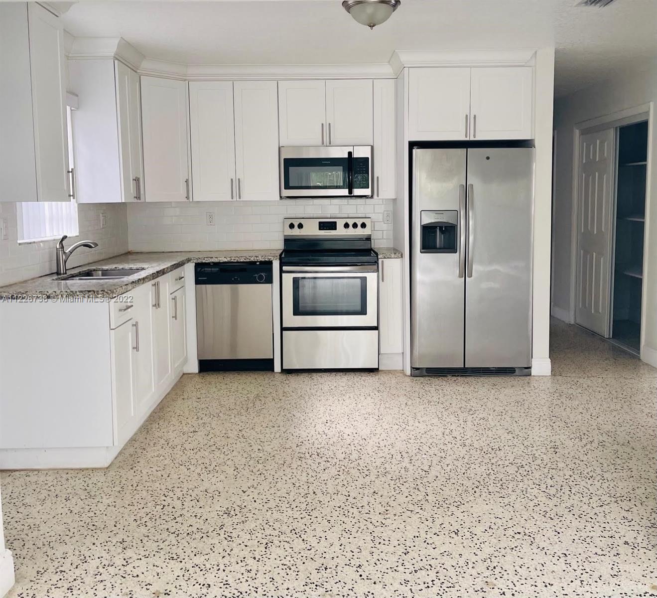 See details / 2349 sq. ft. $ 2022-06-22 0 Photo