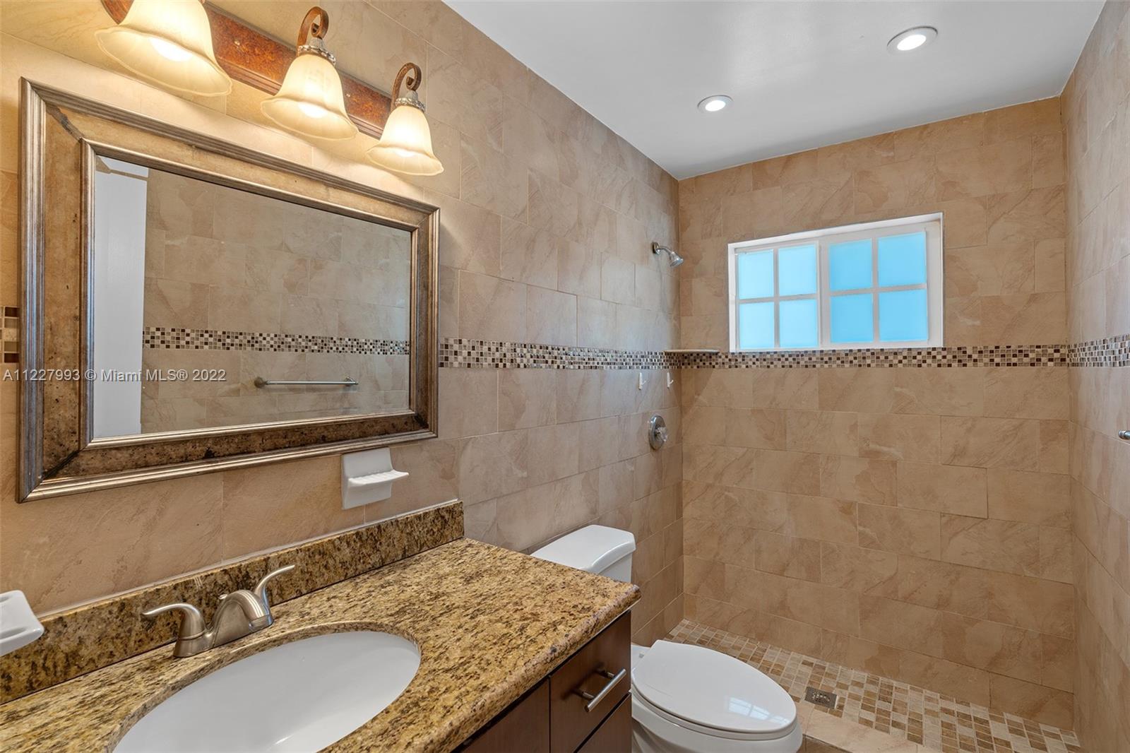 See details / 4624 sq. ft. $ 2022-07-25 0 Photo