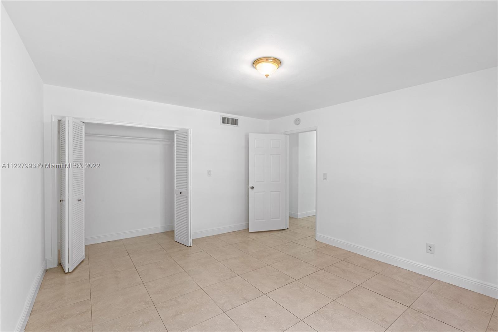 See details / 4624 sq. ft. $ 2022-07-25 0 Photo