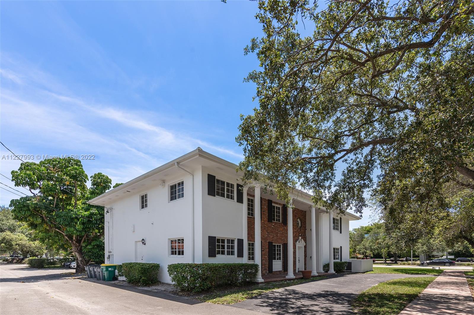 See details / 4624 sq. ft. $ 2022-07-25 0 Photo