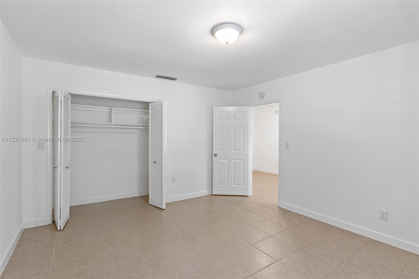 See details / 4624 sq. ft. $ 2022-07-25 0 Photo