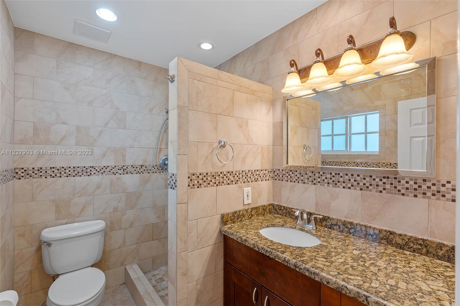 See details / 4624 sq. ft. $ 2022-07-25 0 Photo