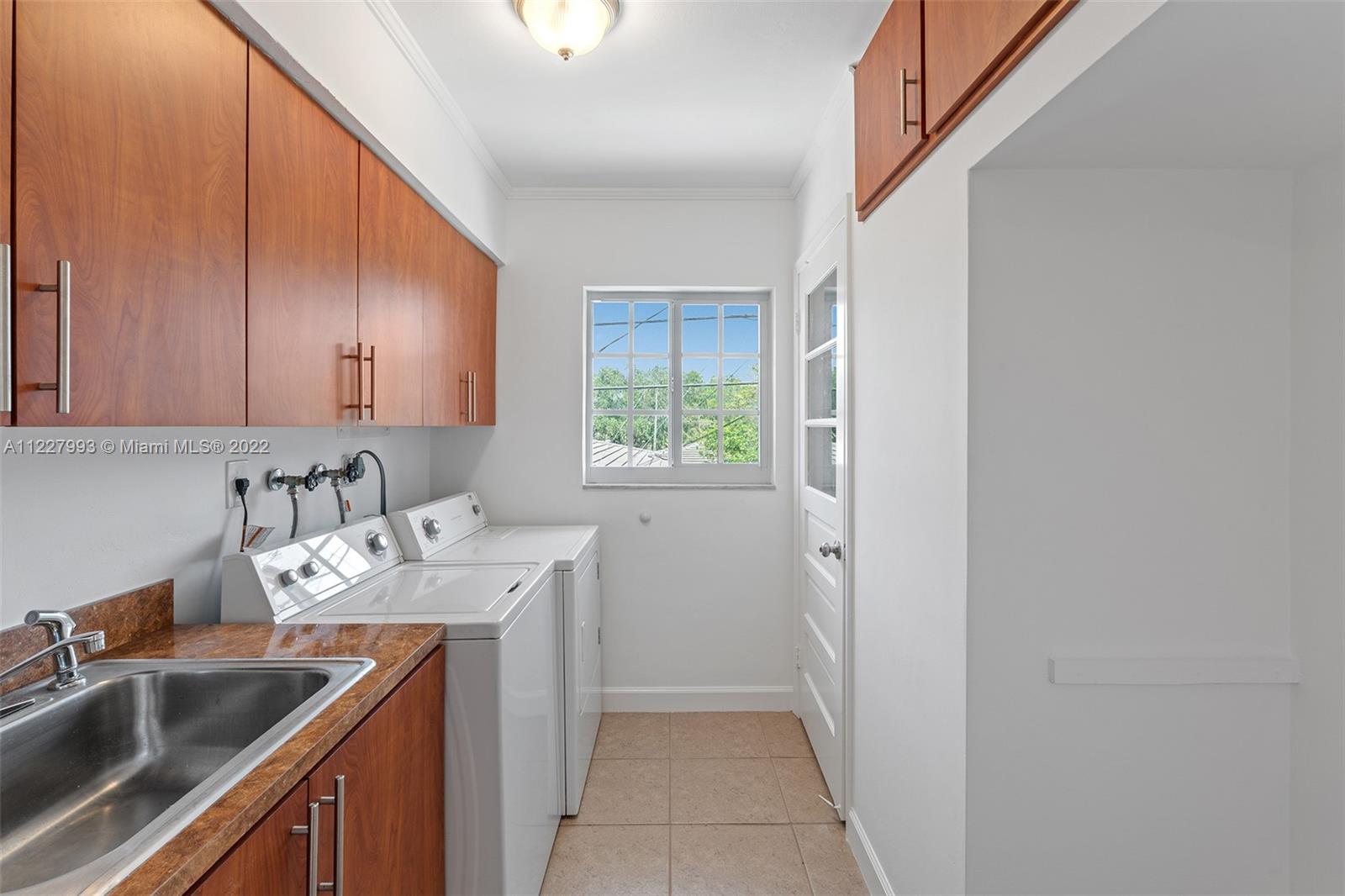 See details / 4624 sq. ft. $ 2022-07-25 0 Photo