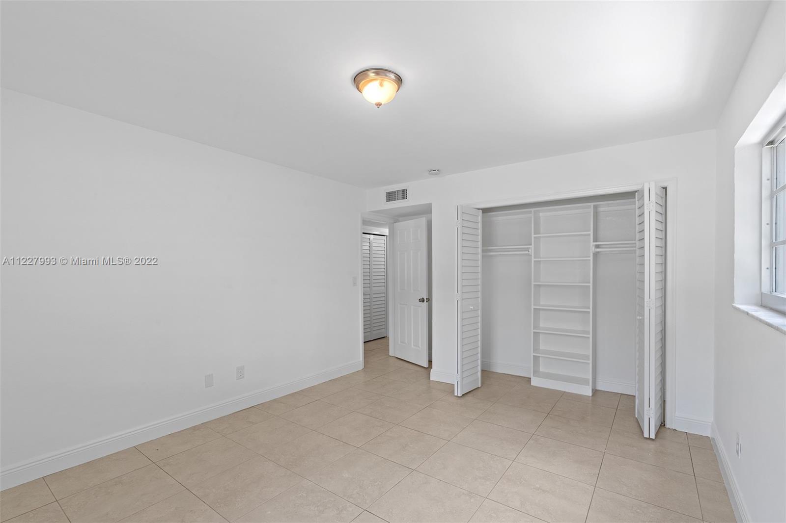 See details / 4624 sq. ft. $ 2022-07-25 0 Photo