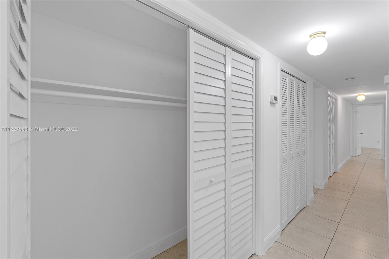 See details / 4624 sq. ft. $ 2022-07-25 0 Photo