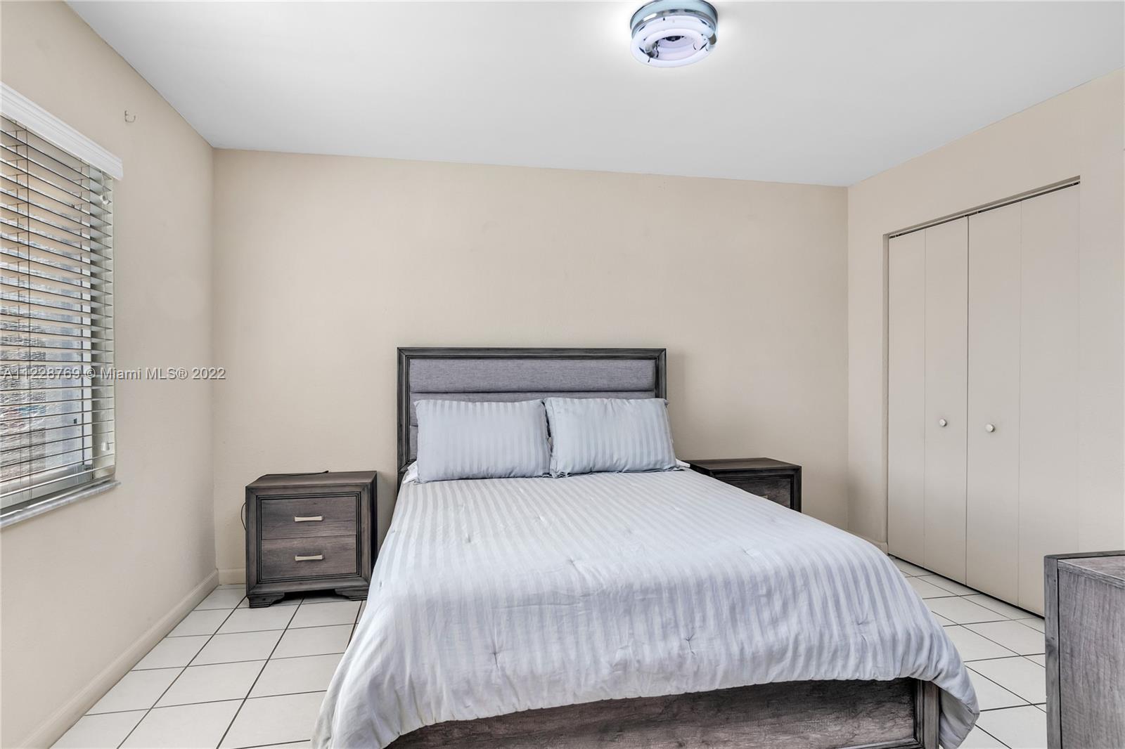 See details / sq. ft. $ 2022-06-27 0 Photo