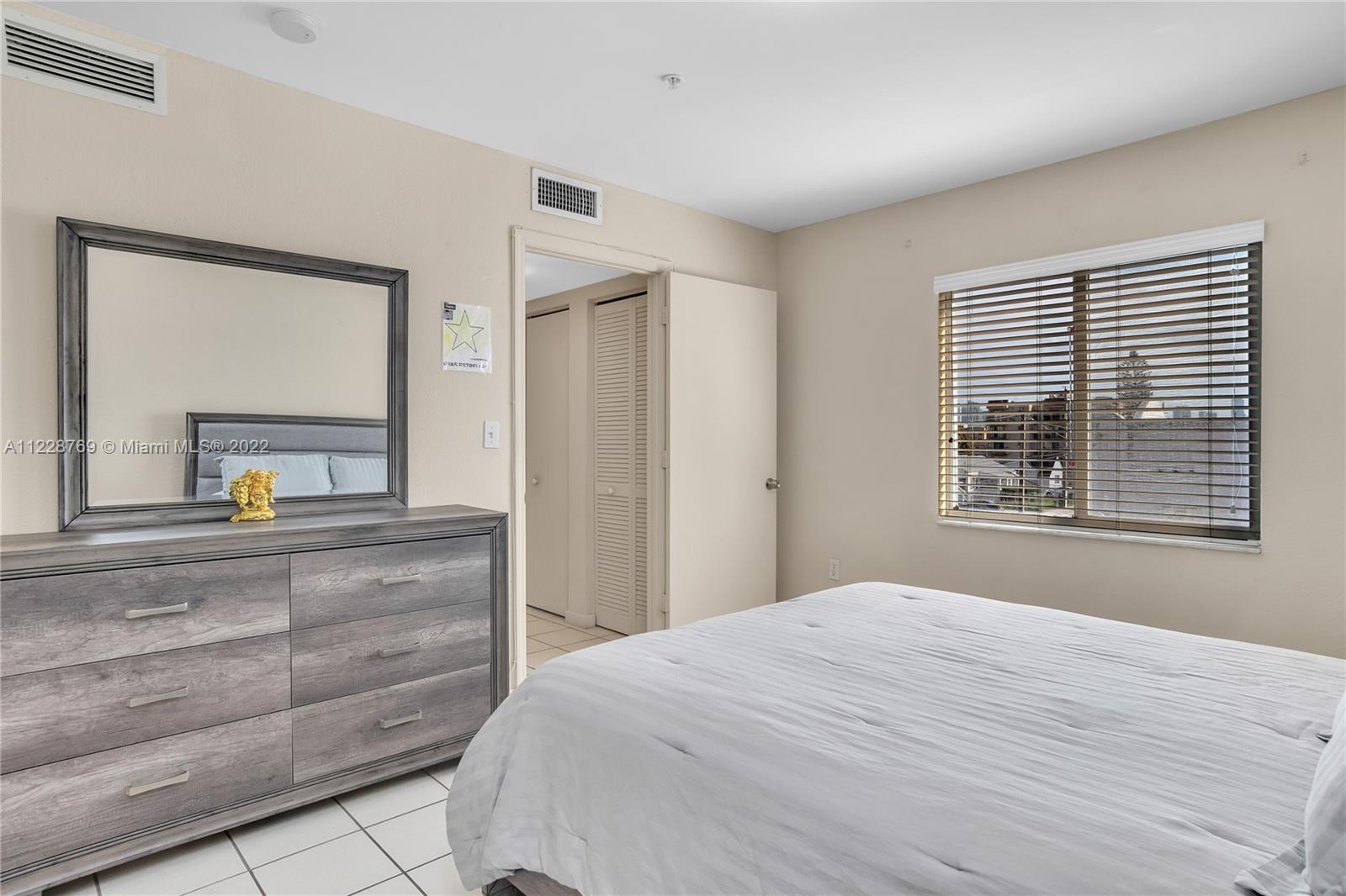 See details / sq. ft. $ 2022-06-27 0 Photo