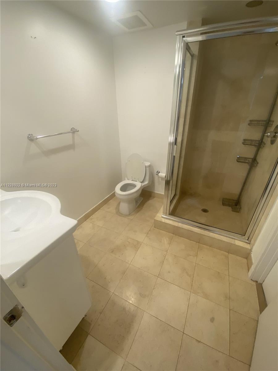 Ver detalles 708 3 / 3 1571 sq. ft. $ 2022-10-13 0 foto
