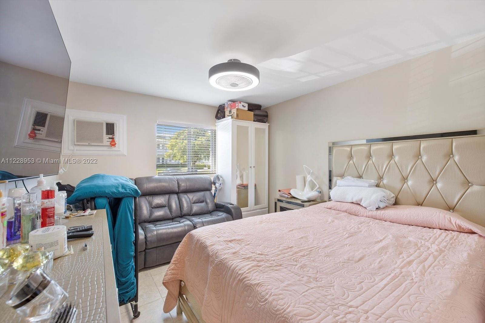 See details / 2882 sq. ft. $ 2022-09-16 0 Photo