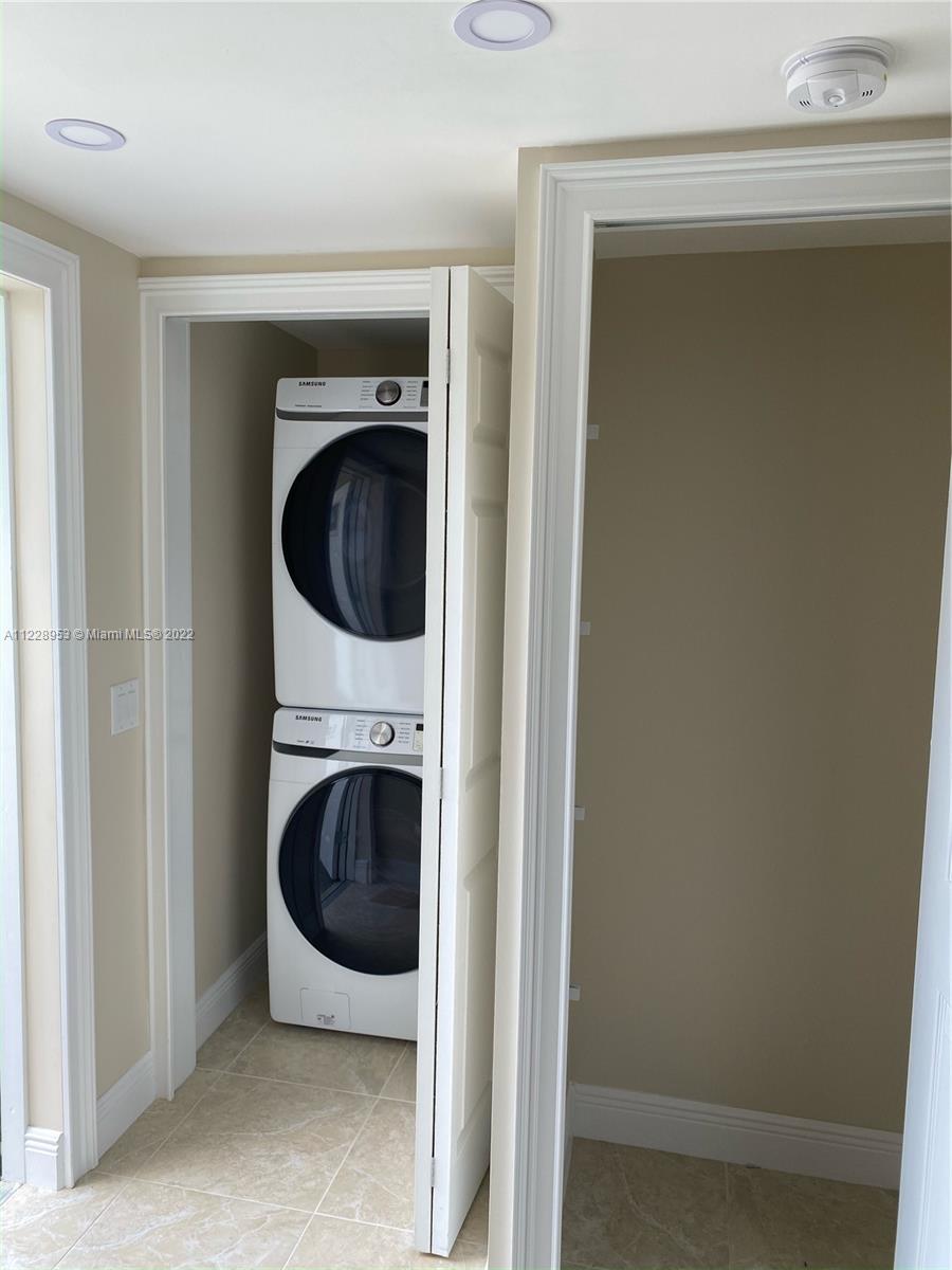 See details / 2882 sq. ft. $ 2022-09-16 0 Photo