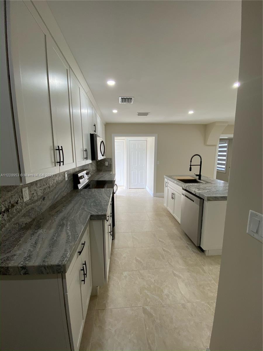 See details / 2882 sq. ft. $ 2022-09-16 0 Photo