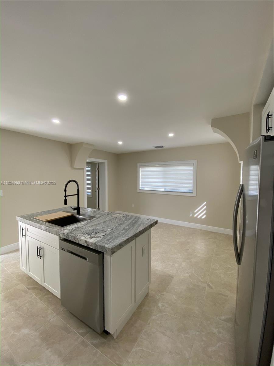 See details / 2882 sq. ft. $ 2022-09-16 0 Photo
