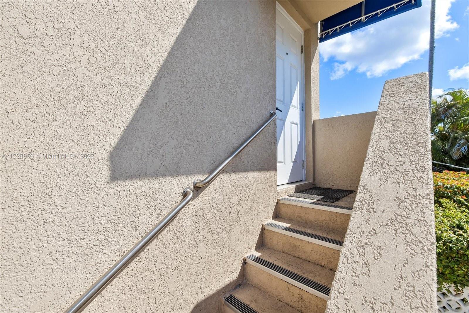 See details / 2882 sq. ft. $ 2022-09-16 0 Photo