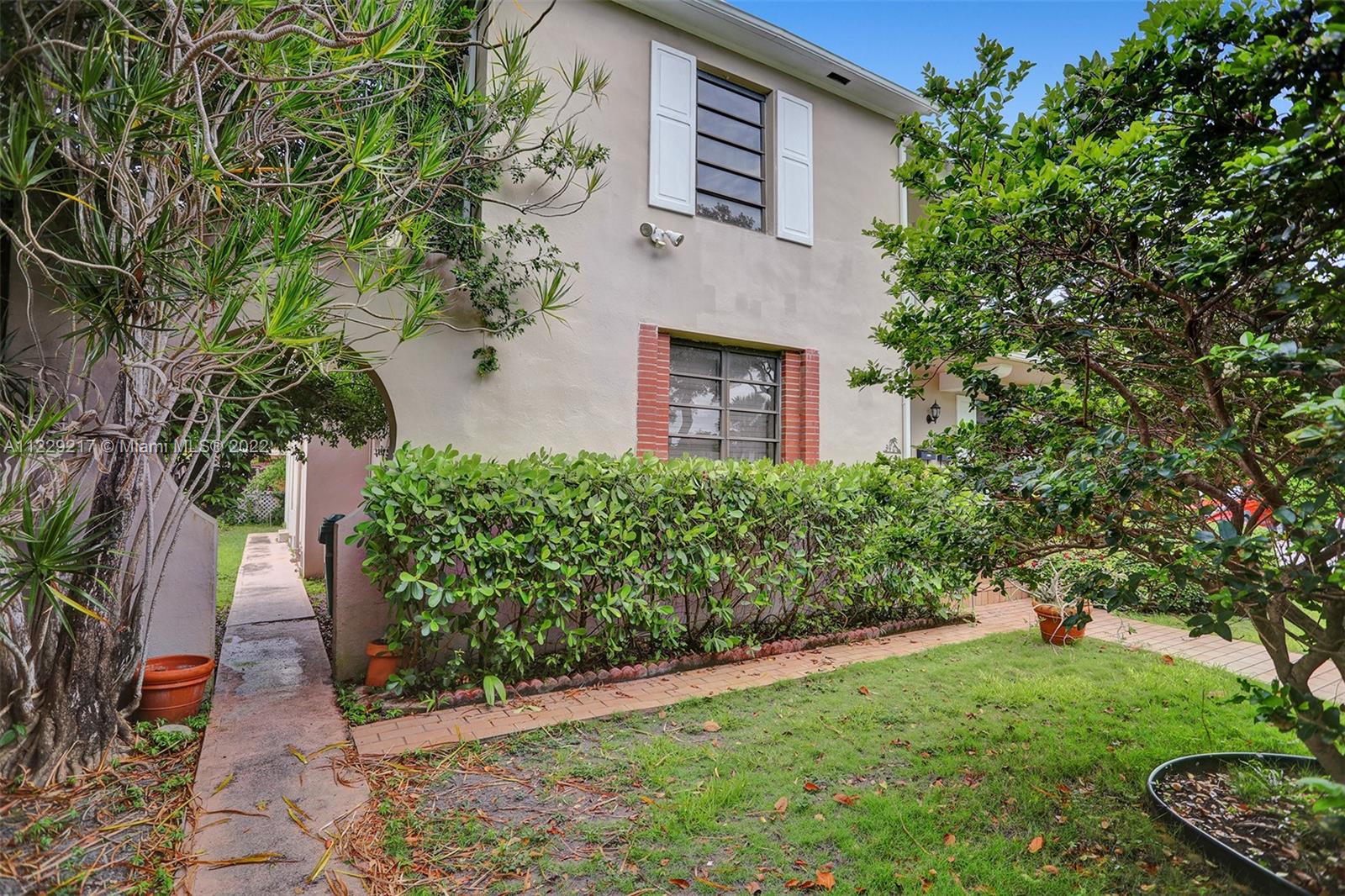 See details / 3017 sq. ft. $ 2022-08-25 0 Photo