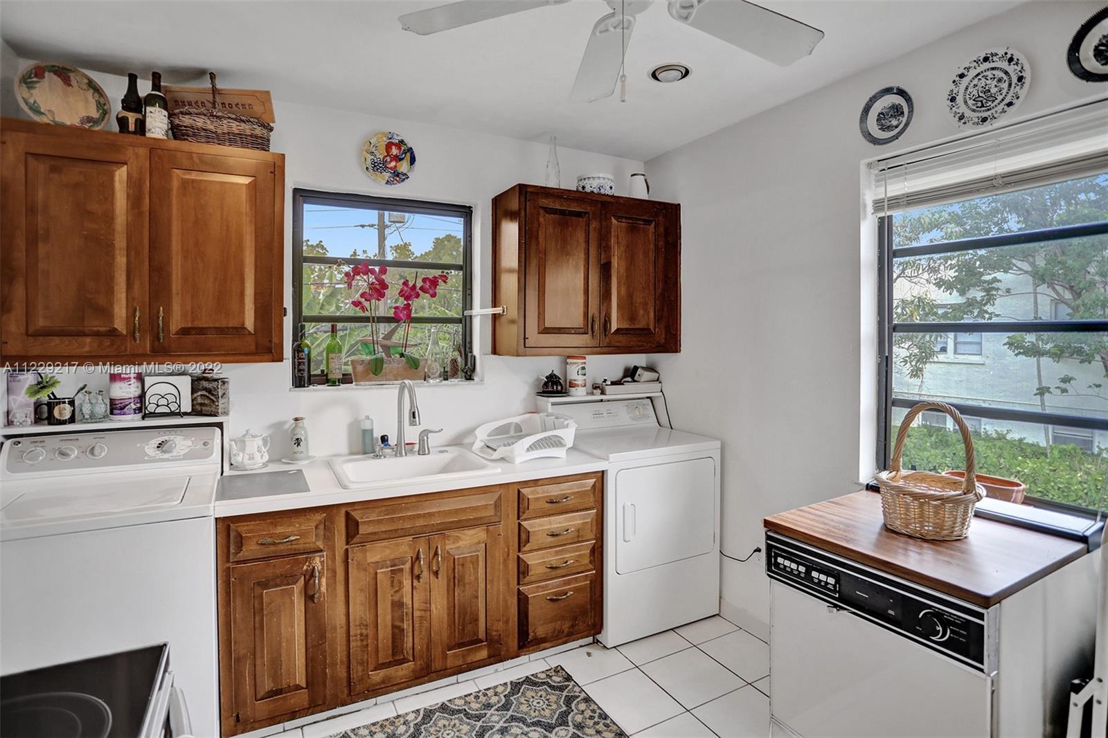 See details / 3017 sq. ft. $ 2022-08-25 0 Photo