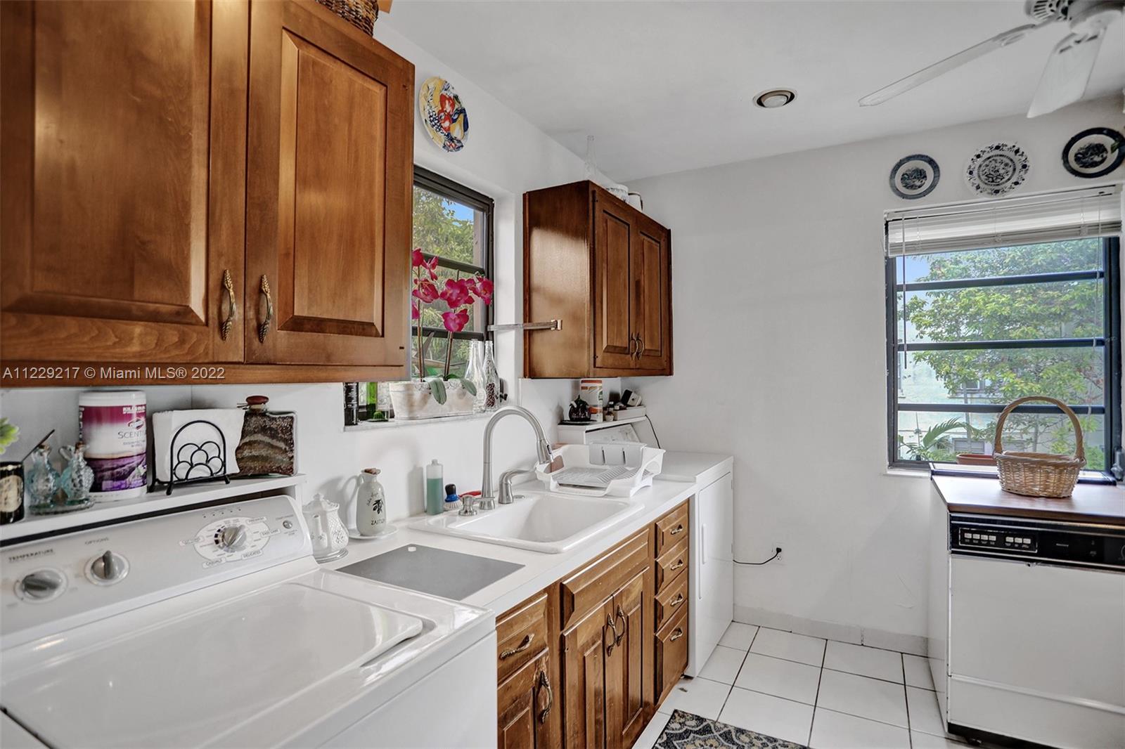 See details / 3017 sq. ft. $ 2022-08-25 0 Photo