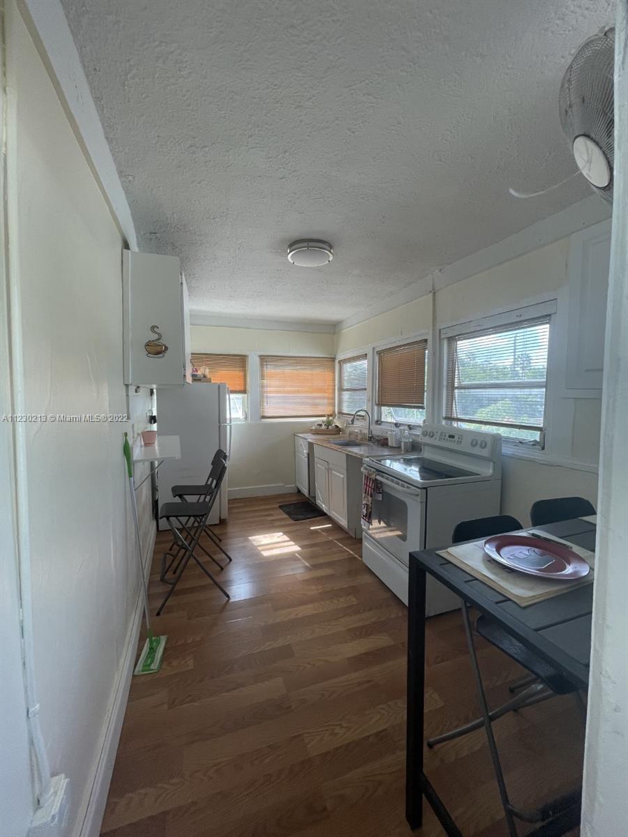 See details / 2970 sq. ft. $ 2022-09-30 0 Photo
