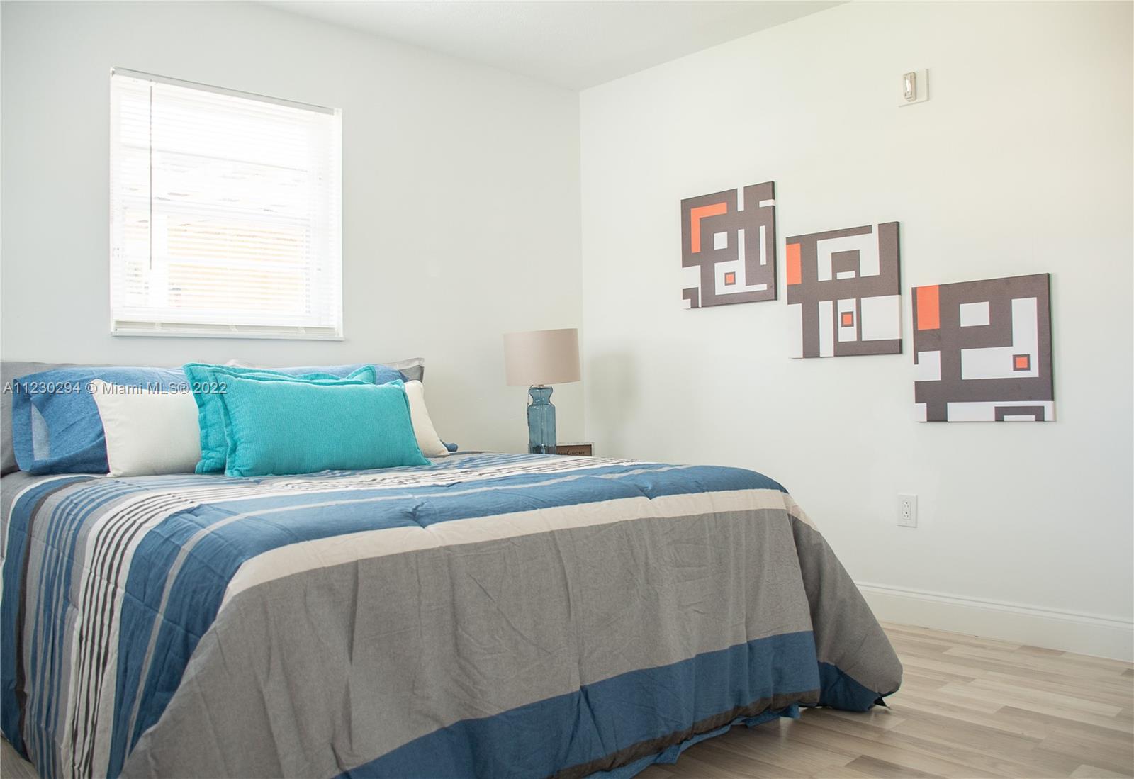 See details / 2320 sq. ft. $ 2023-01-16 0 Photo