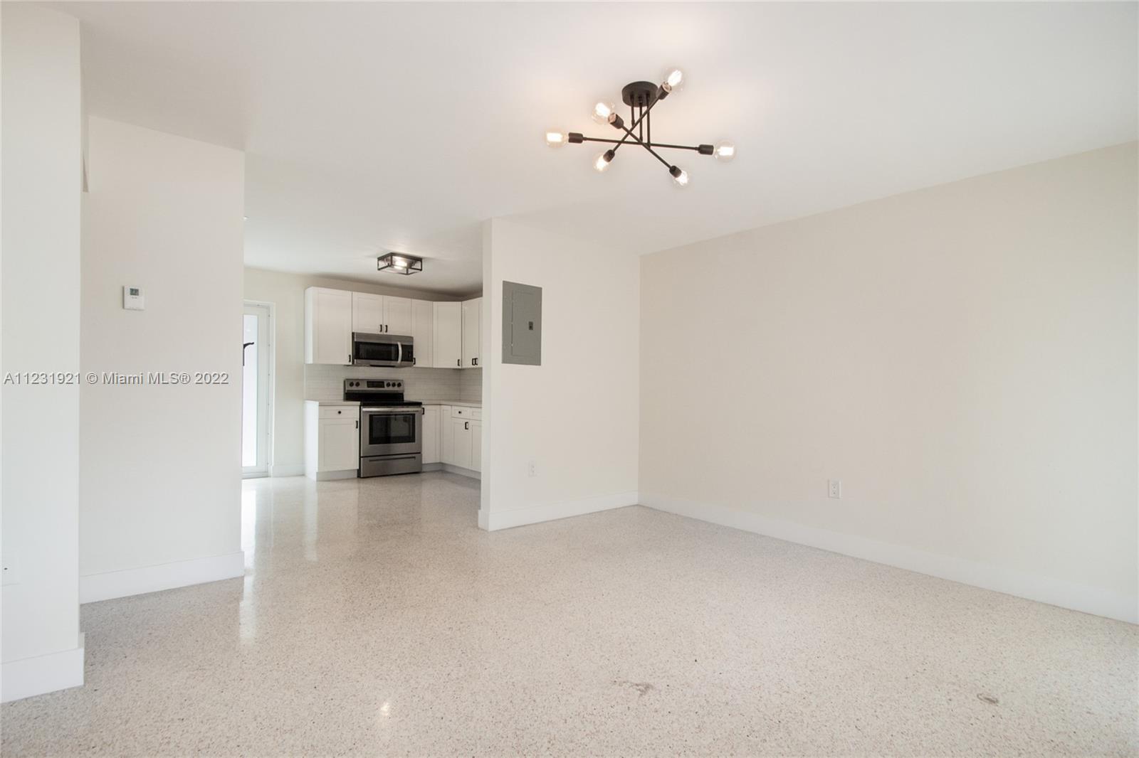See details / 1560 sq. ft. $ 2022-08-05 0 Photo