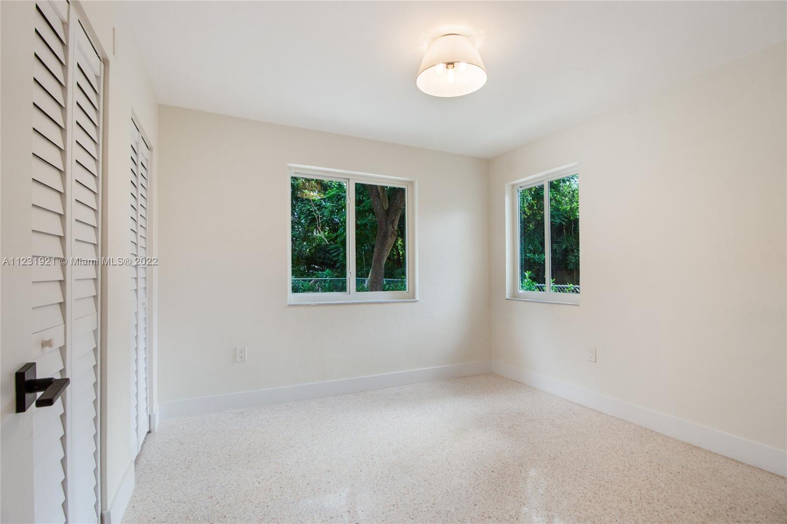 See details / 1560 sq. ft. $ 2022-08-05 0 Photo