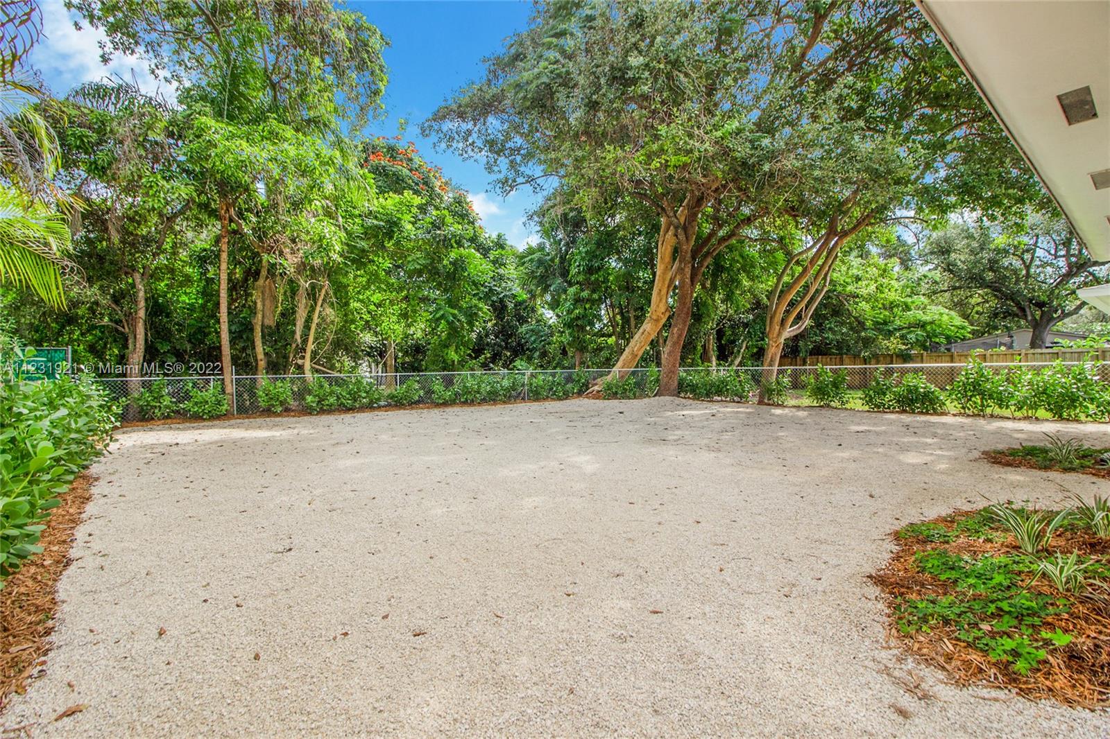 See details / 1560 sq. ft. $ 2022-08-05 0 Photo