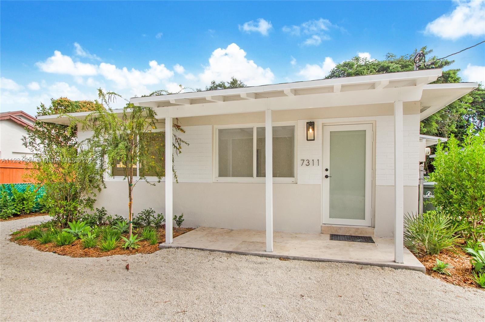 See details / 1560 sq. ft. $ 2022-08-05 0 Photo