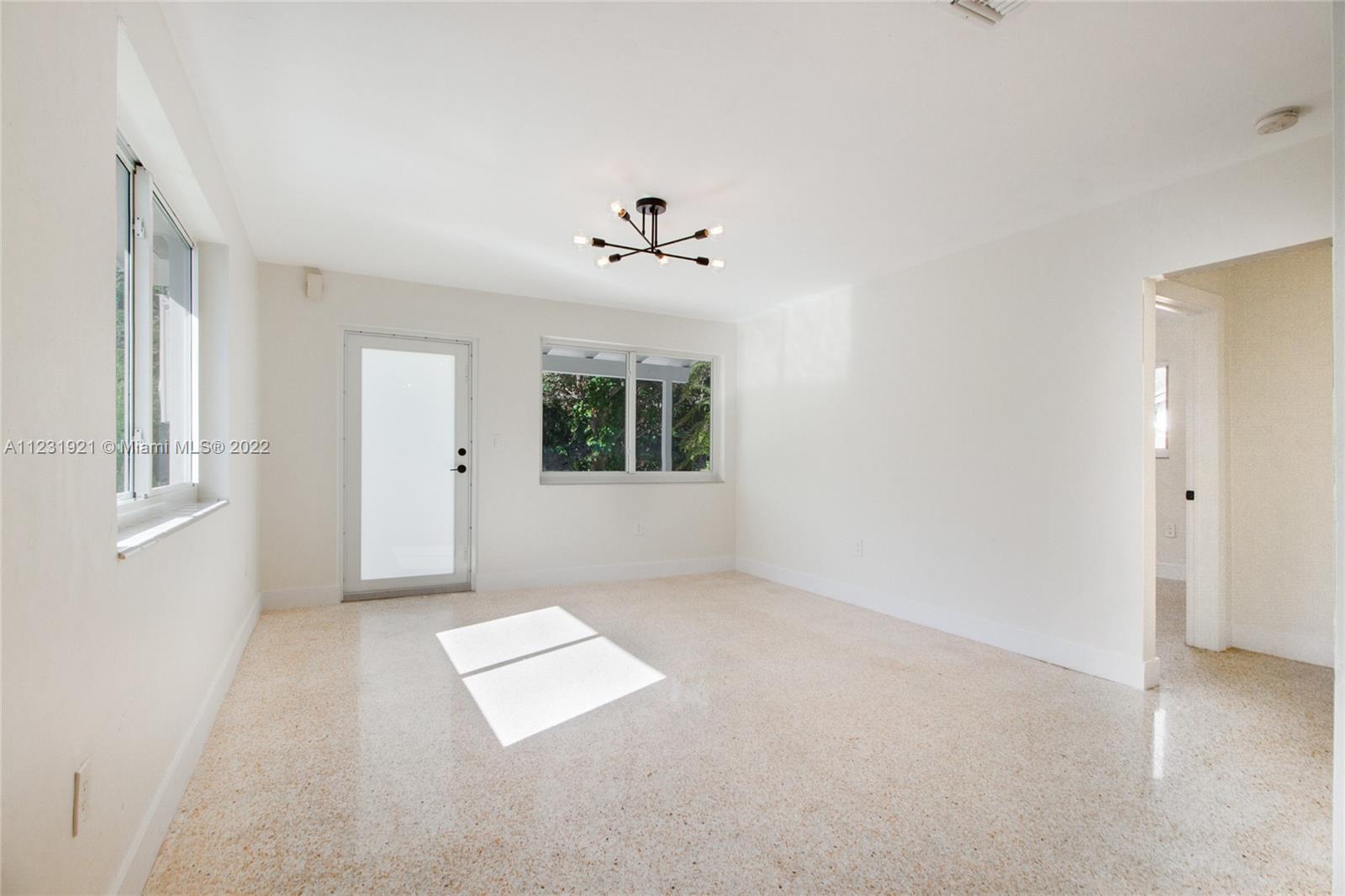 See details / 1560 sq. ft. $ 2022-08-05 0 Photo